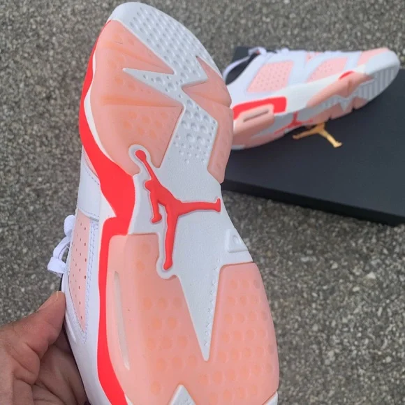 COPY - Wmns Jordan 6 lowsđź’– - Picture 4 of 6